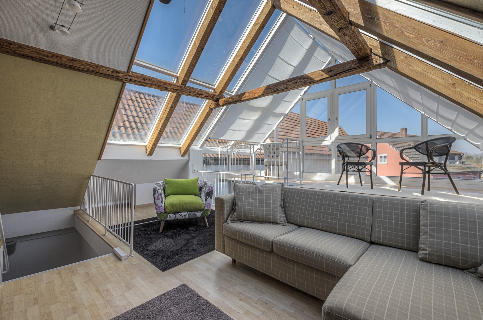 découvrez comment optimiser l’espace sous votre toit grâce à l’aménagement des combles. conseils, idées et solutions pour gagner des mètres carrés et valoriser votre maison facilement.