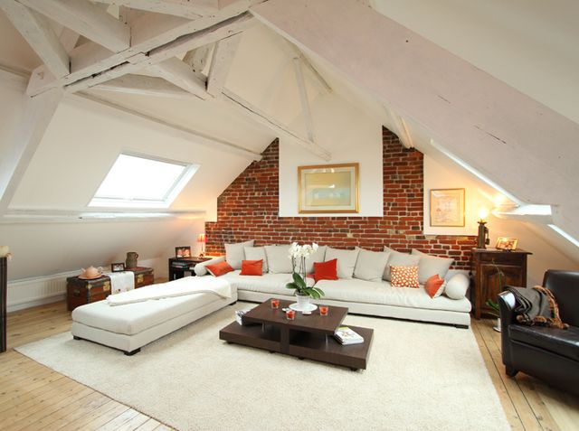 découvrez nos conseils et idées pratiques pour aménager vos combles et transformer cet espace en une pièce fonctionnelle et confortable : chambre, bureau, salle de jeux ou dressing, adaptez vos combles à vos besoins !