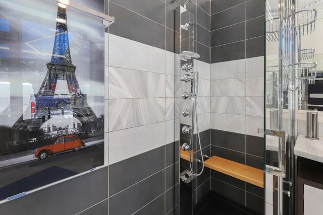 découvrez les meilleures solutions d'assurances pour la rénovation de salle de bain à paris 17. protégez vos travaux avec des garanties adaptées et des conseils d’experts.