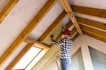 découvrez tout ce qu'il faut savoir sur le coût des combles aménagés : prix moyens, facteurs influençant le tarif et conseils pour optimiser votre budget avant de lancer vos travaux d'aménagement.