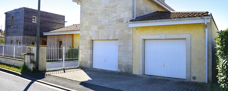 découvrez tout ce qu'il faut savoir sur le coût d'un garage : prix de construction, frais annexes, solutions économiques et conseils pour bien estimer votre budget.