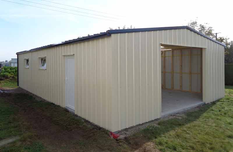 découvrez le coût moyen d’un garage, les facteurs qui influencent son prix et des conseils pour estimer votre budget de construction ou d’achat.