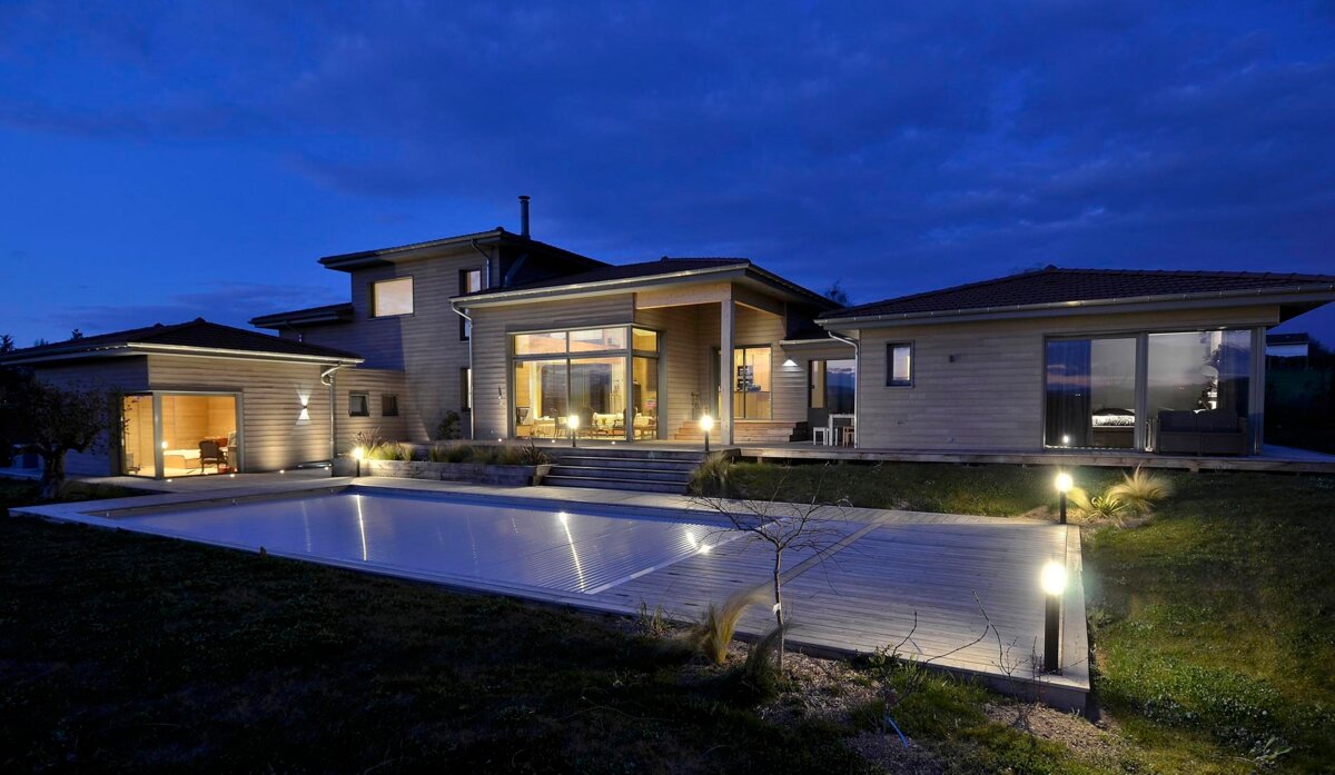 découvrez tout ce qu'il faut savoir sur le coût d’une maison en bois : prix au m², facteurs à prendre en compte, conseils pour bien budgéter votre projet et choisir la meilleure solution adaptée à vos besoins.