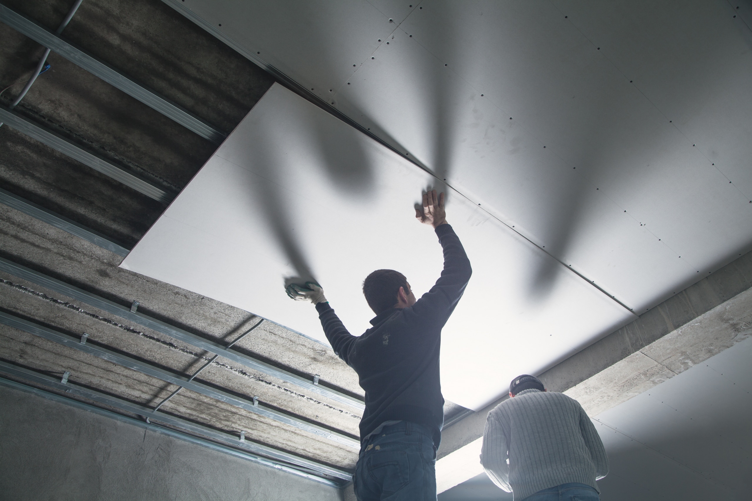 découvrez le coût des plaques de plâtre pour vos travaux de rénovation ou de construction : prix moyens, facteurs influençant le tarif, et conseils pour bien choisir et estimer votre budget.