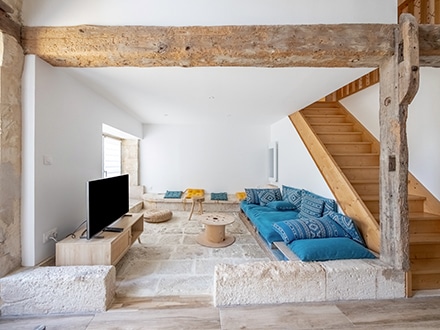 découvrez tout ce qu'il faut savoir sur le coût d'une rénovation : estimations, facteurs influents, conseils pour maîtriser votre budget et obtenir un devis précis pour vos travaux.