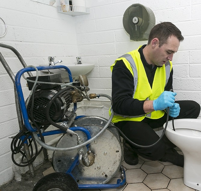 besoin d’un débouchage rapide de wc à chapelle-la-reine ? nos experts interviennent 7j/7 pour le dégorgement efficace de vos toilettes. service fiable et tarifs transparents.