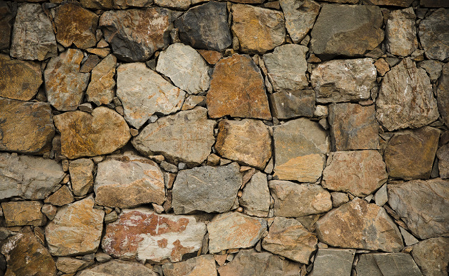 découvrez les principales erreurs à éviter lors de la rénovation de la pierre, ainsi que des conseils pratiques pour préserver la beauté et la solidité de vos murs en pierre.