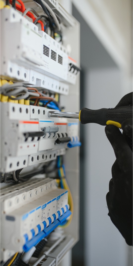 besoin d’une installation électrique fiable à garches ? nos électriciens qualifiés assurent la mise en conformité, l’installation et le dépannage de vos systèmes électriques. devis gratuit et intervention rapide.