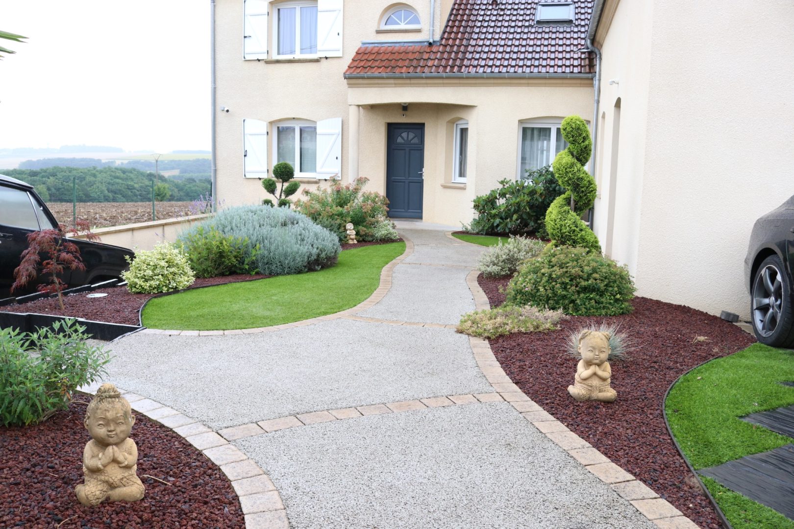 découvrez les meilleurs matériaux pour concevoir une allée de jardin esthétique, durable et facile à entretenir. conseils, astuces et idées pour choisir le revêtement idéal adapté à votre espace extérieur.