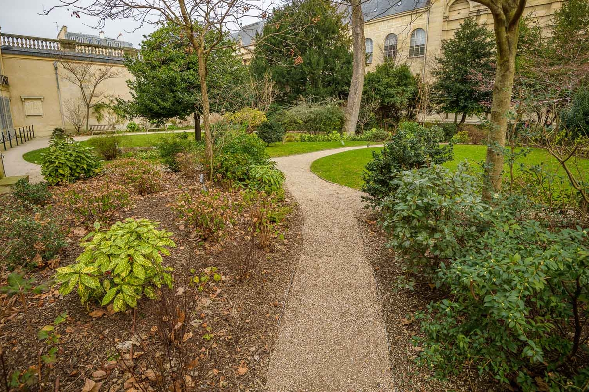 découvrez la nature en ville dans le 75003 : parcs, jardins et espaces verts au cœur du marais pour profiter d’un environnement apaisant dans paris.