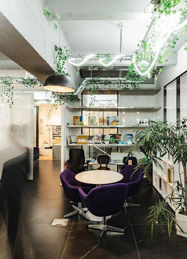optimisez vos bureaux à paris grâce à nos solutions sur mesure pour améliorer l’espace, la productivité et le bien-être de vos collaborateurs. découvrez nos conseils et services d’aménagement.