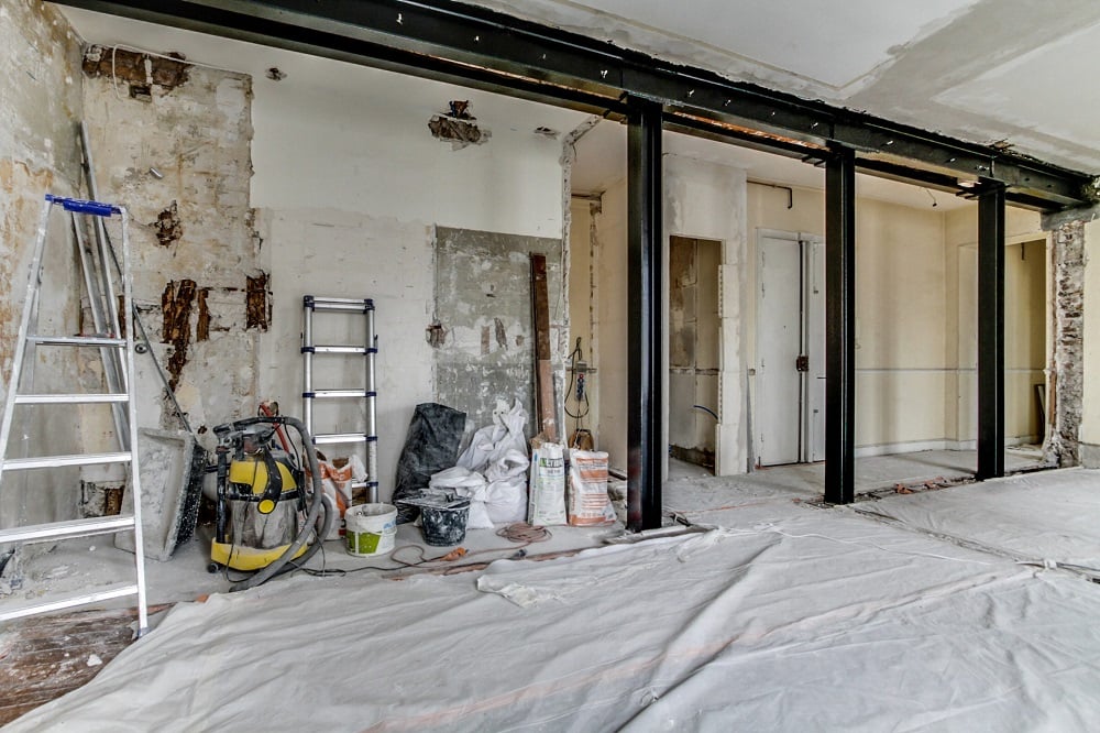découvrez comment réaliser l'ouverture d'un mur porteur en toute sécurité : conseils, étapes, réglementations et choix des professionnels pour transformer votre espace sans risque.
