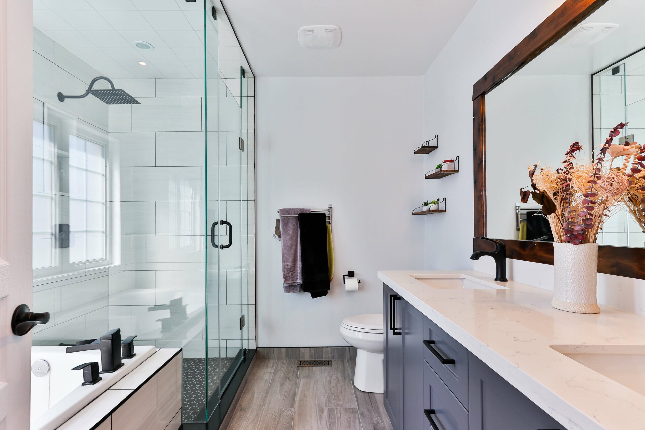 redonnez vie à votre espace avec une refonte de salle de bain moderne et fonctionnelle. conseils, tendances et idées pour une rénovation réussie, adaptée à vos besoins et à votre budget.