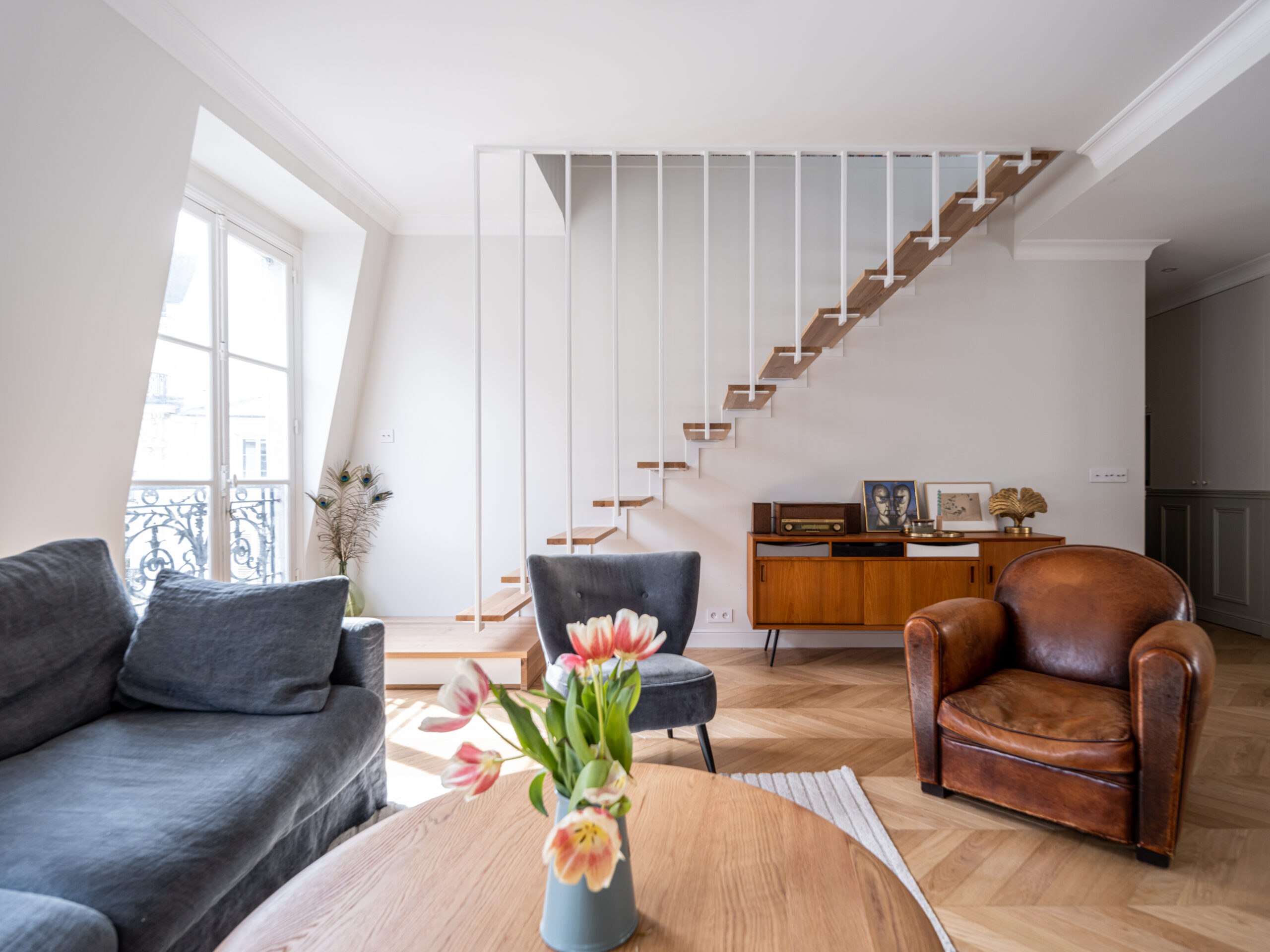 confiez la rénovation de votre appartement à paris à des experts. bénéficiez de conseils personnalisés, d’un accompagnement complet et d’une transformation sur-mesure adaptée à vos besoins et à votre budget.