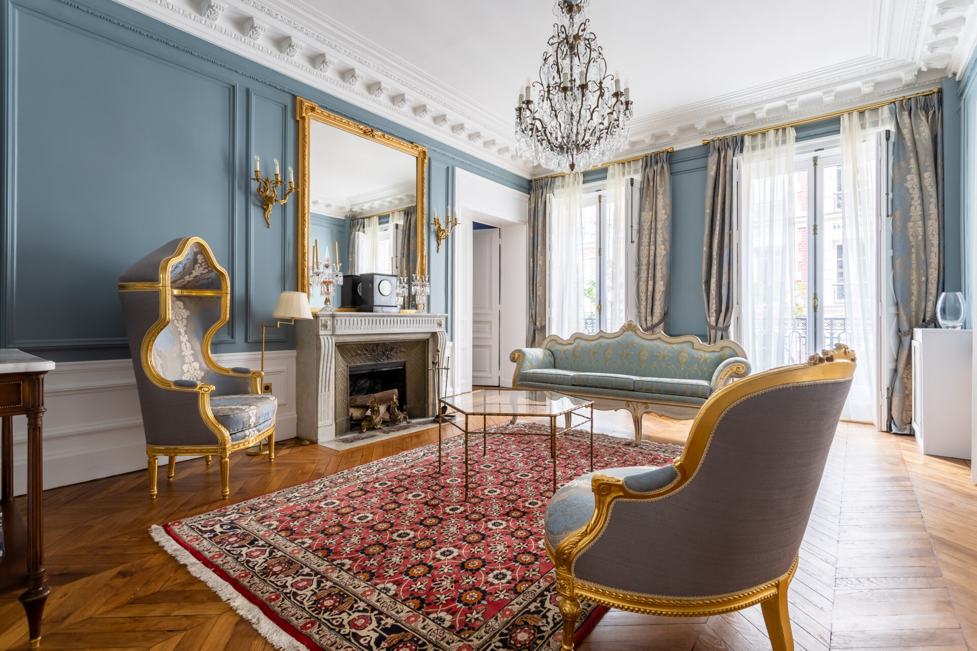 confiez la rénovation de votre appartement à paris à des experts qualifiés. modernisez votre intérieur avec des solutions sur-mesure, du suivi de chantier aux finitions haut de gamme. obtenez un devis gratuit dès maintenant !
