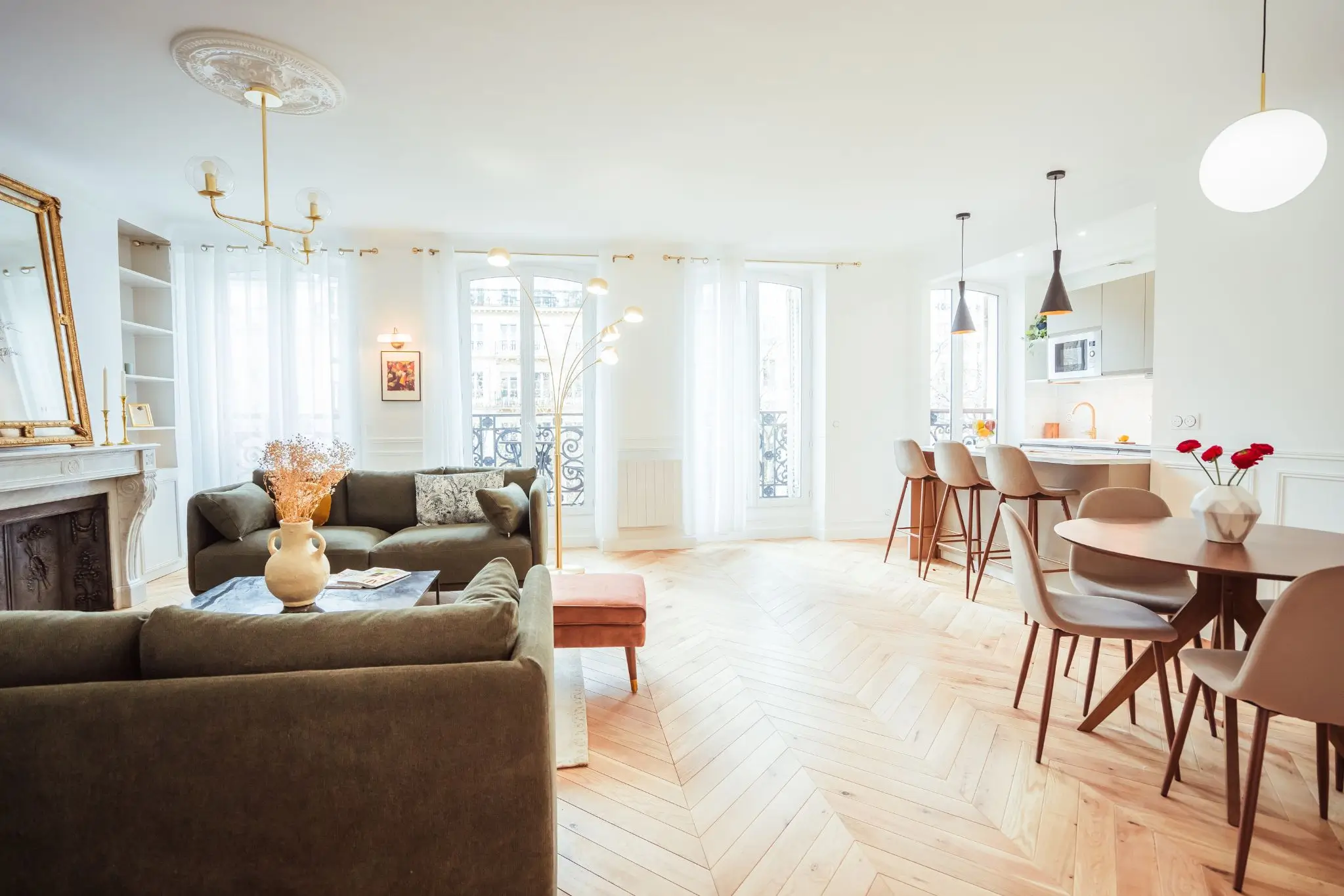 donnez une nouvelle vie à votre appartement parisien grâce à nos conseils et solutions de rénovation sur mesure. modernisez votre intérieur avec style, tout en valorisant votre bien à paris.