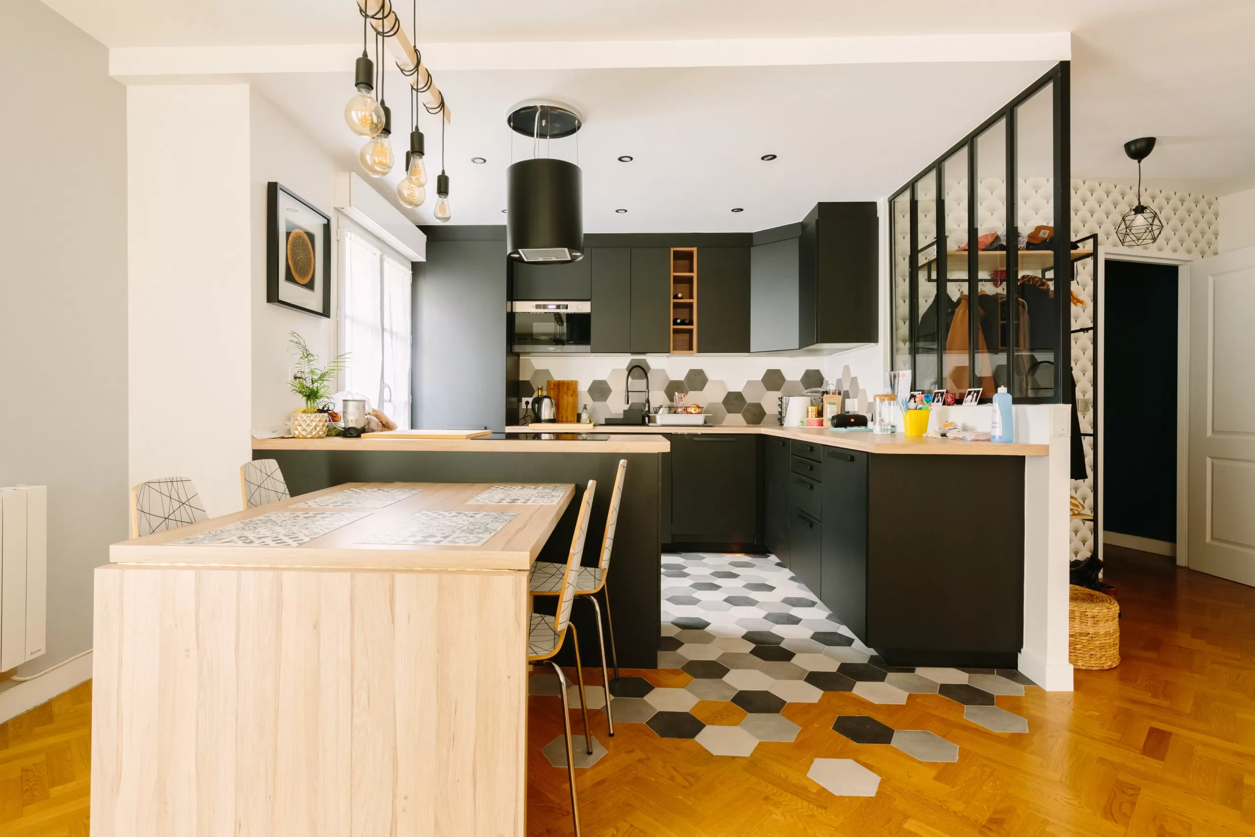 confiez la rénovation de votre appartement à des professionnels qualifiés. conseils, astuces et solutions sur mesure pour transformer et moderniser votre espace de vie.