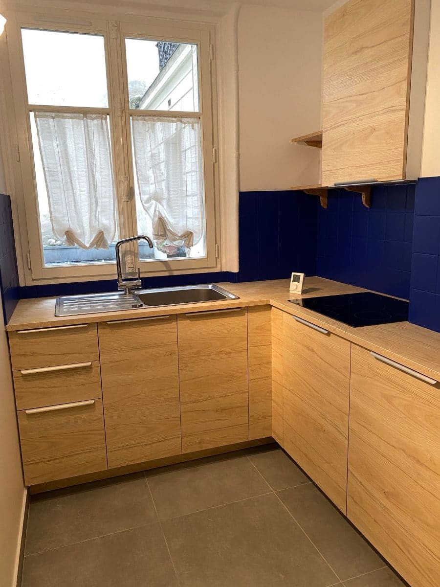 donnez un nouveau souffle à votre cuisine à paris ! découvrez nos solutions de rénovation sur-mesure, du design à la pose. conseils personnalisés et travaux de qualité pour une cuisine moderne et fonctionnelle.