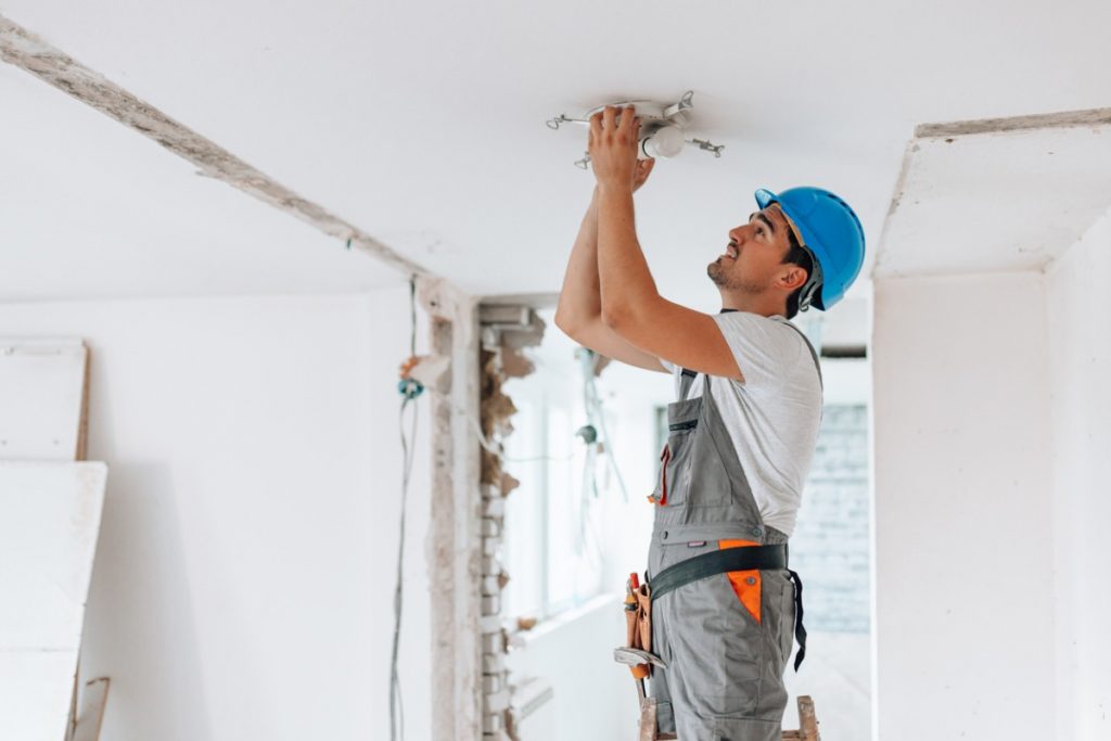 confiez la rénovation de votre électricité à des professionnels. mise aux normes, modernisation, sécurité et conseils adaptés pour tous vos projets électriques.