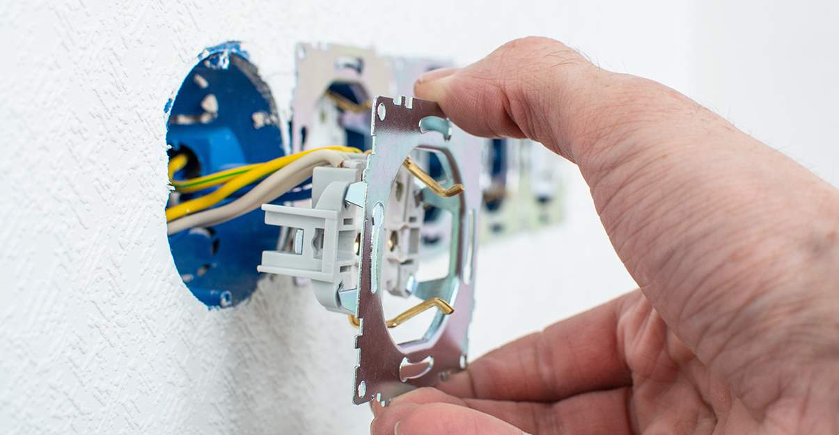 découvrez comment une rénovation électrique bien pensée peut vous permettre de réaliser d'importantes économies d'énergie et d'améliorer la sécurité de votre logement. conseils et astuces pour optimiser votre installation électrique.