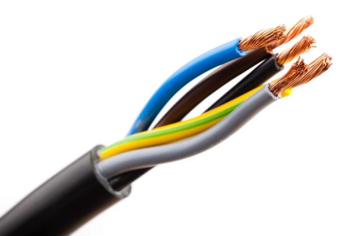 assurez la sécurité de votre habitat avec notre service de rénovation électrique sécurisée. mise aux normes, remplacement du tableau, installation de systèmes modernes : bénéficiez d’une expertise professionnelle pour une installation fiable et durable.