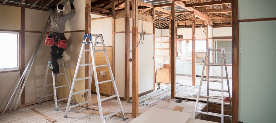découvrez nos conseils et solutions pour la rénovation de maison : idées, étapes clés, prix et aides pour réussir vos travaux et transformer votre habitat selon vos envies.