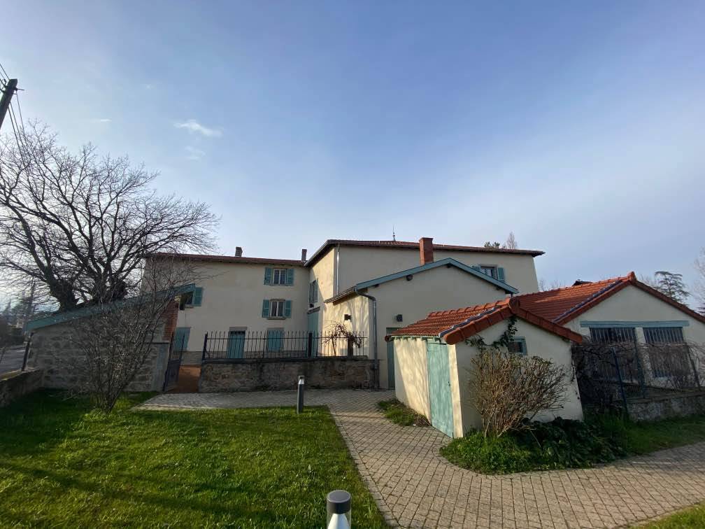 découvrez nos conseils et astuces pour une rénovation maison économique : idées, matériaux abordables et solutions pour rénover votre habitation sans vous ruiner.