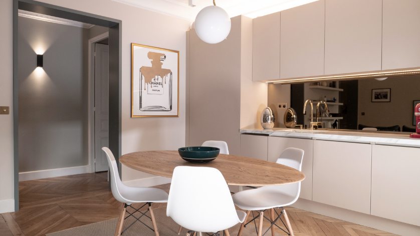 confiez la rénovation de votre maison à paris à des professionnels expérimentés. solutions sur-mesure, conseils personnalisés et accompagnement complet pour valoriser votre bien.