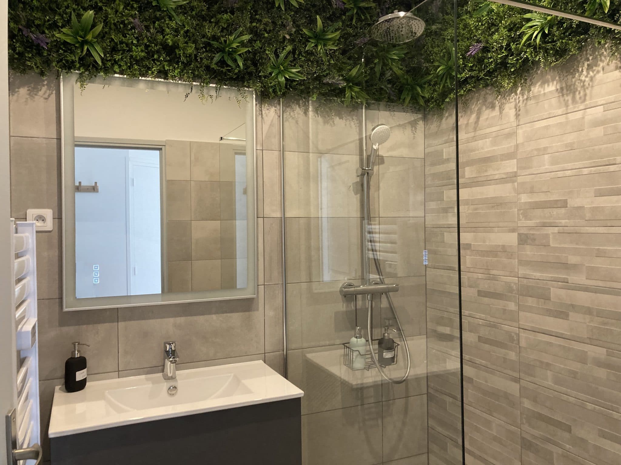 découvrez nos conseils et idées pour la rénovation de salle de bain : modernisez votre espace, optimisez le confort et la fonctionnalité, et profitez d’une salle de bain à votre goût.