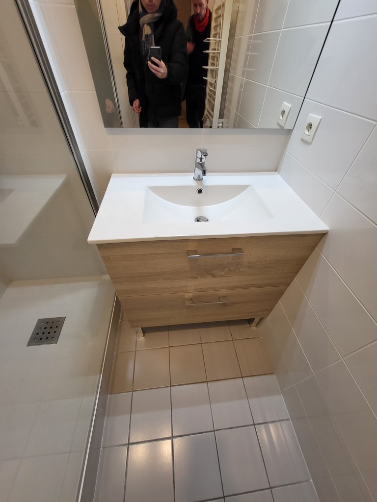 confiez la rénovation de votre salle de bain à bagneux à des experts qualifiés. conseils personnalisés, matériaux de qualité et accompagnement complet pour une salle de bain moderne et fonctionnelle.