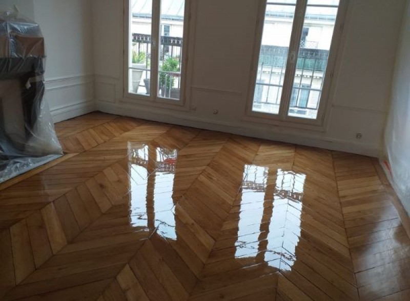 vous cherchez à rénover le sol de votre salle de bain à paris 20 ? découvrez nos solutions sur-mesure pour un revêtement moderne, durable et facile d’entretien. demandez votre devis gratuit dès maintenant !