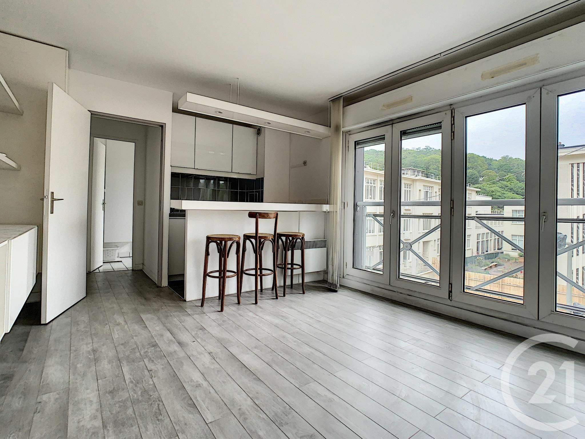confiez la rénovation de votre studio à sèvres 92310 à des professionnels qualifiés. devis gratuit, travaux sur mesure, finitions soignées pour un espace moderne et fonctionnel.