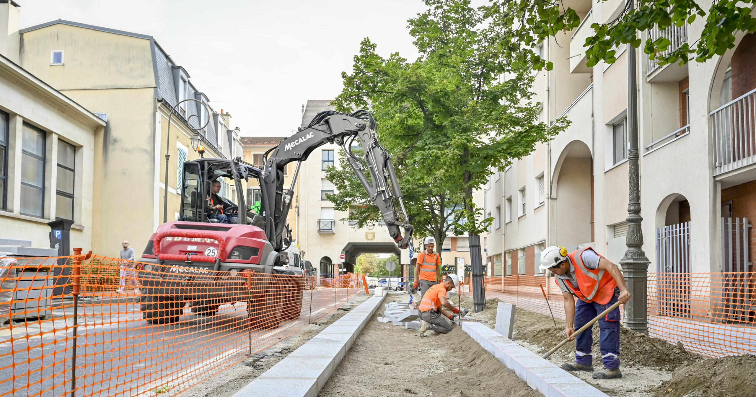confiez votre projet de rénovation à suresnes à des experts qualifiés. de la rénovation d’appartements à la modernisation de maisons, bénéficiez de conseils personnalisés et de travaux de qualité.