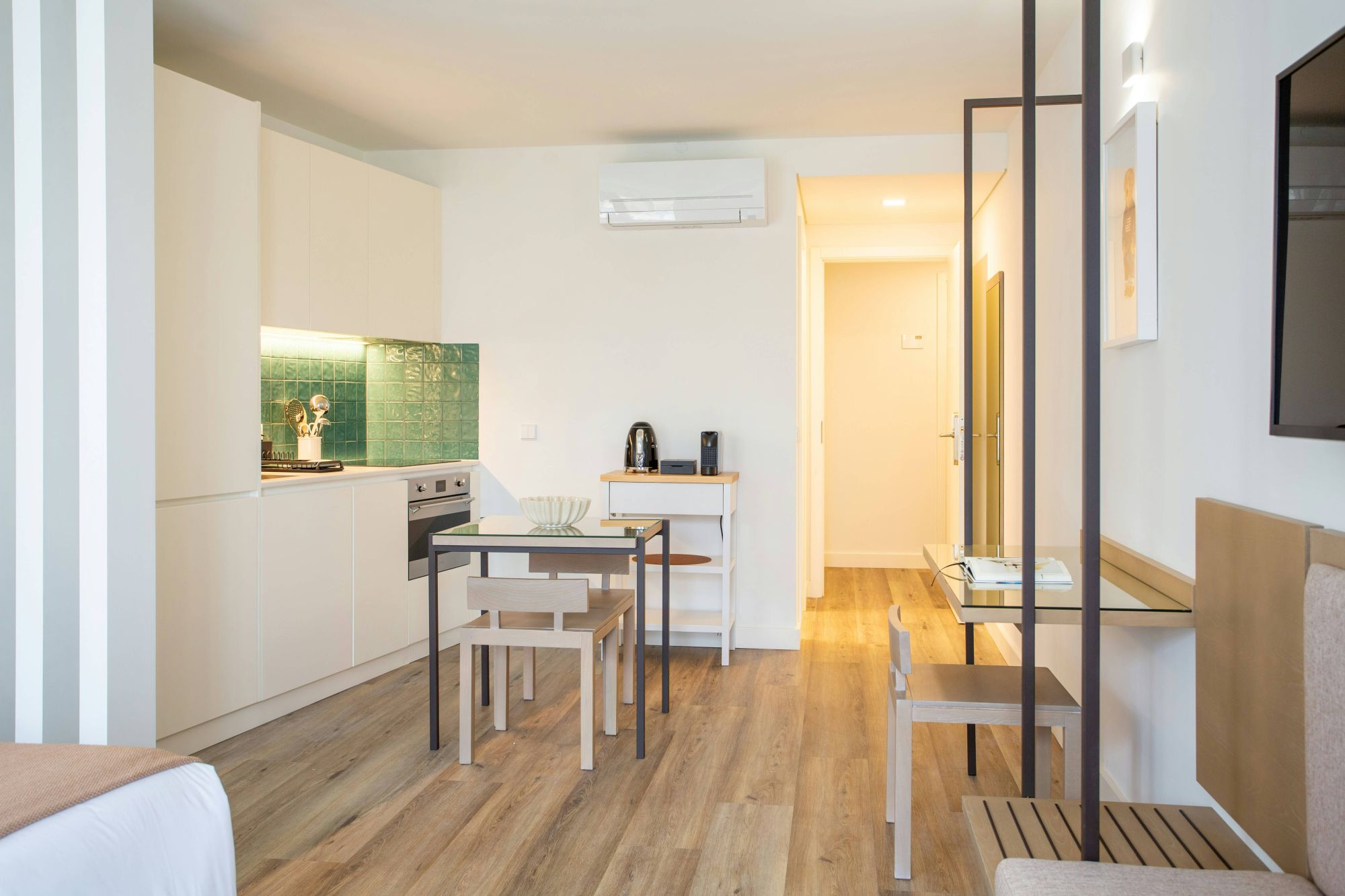 confiez la rénovation de votre intérieur à paris à des experts qualifiés. modernisation, aménagement, décoration : redonnez vie à votre espace avec des solutions sur mesure adaptées à vos besoins et votre style de vie.