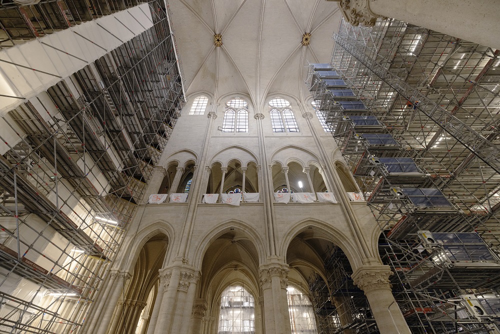 découvrez tout sur la réparation de notre-dame : suivi des travaux, innovations architecturales, défis techniques et avancées du chantier visant à restaurer ce monument emblématique de paris.