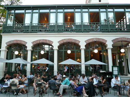 découvrez les meilleures adresses de restauration aux buttes-chaumont : restaurants, bistrots et cafés pour savourer une cuisine variée près de ce parc emblématique de paris.