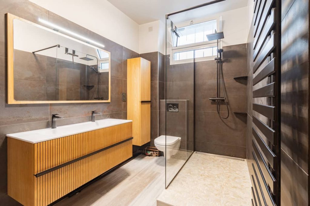 découvrez comment aménager une salle de bain rentable à paris 11 : astuces d’optimisation d’espace, solutions économiques et conseils de pros pour un investissement réussi dans le 11e arrondissement.