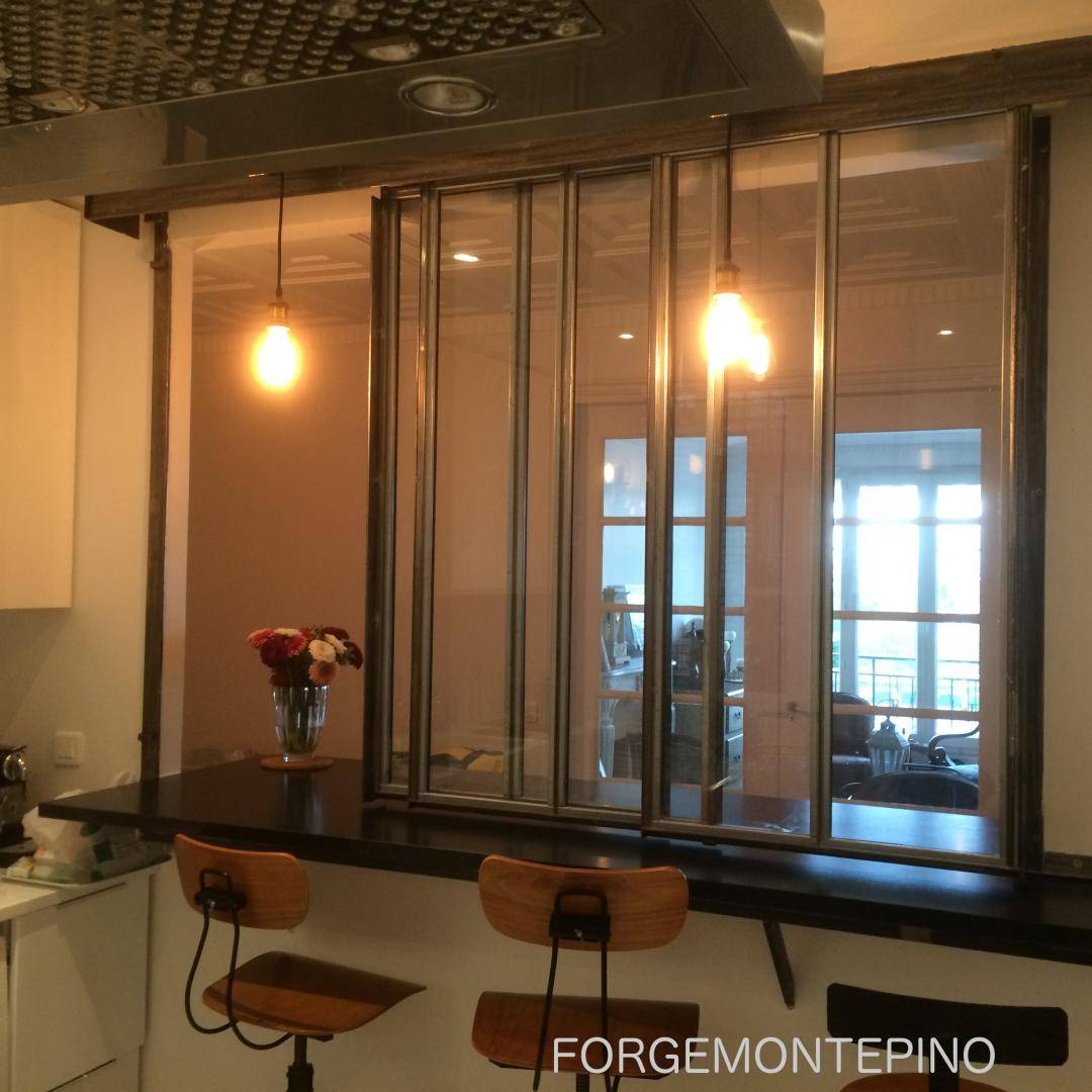 découvrez nos solutions de verrière sur-mesure pour cuisine à paris 75011. apportez lumière et style moderne à votre intérieur avec l'installation d'une verrière élégante par des artisans qualifiés.