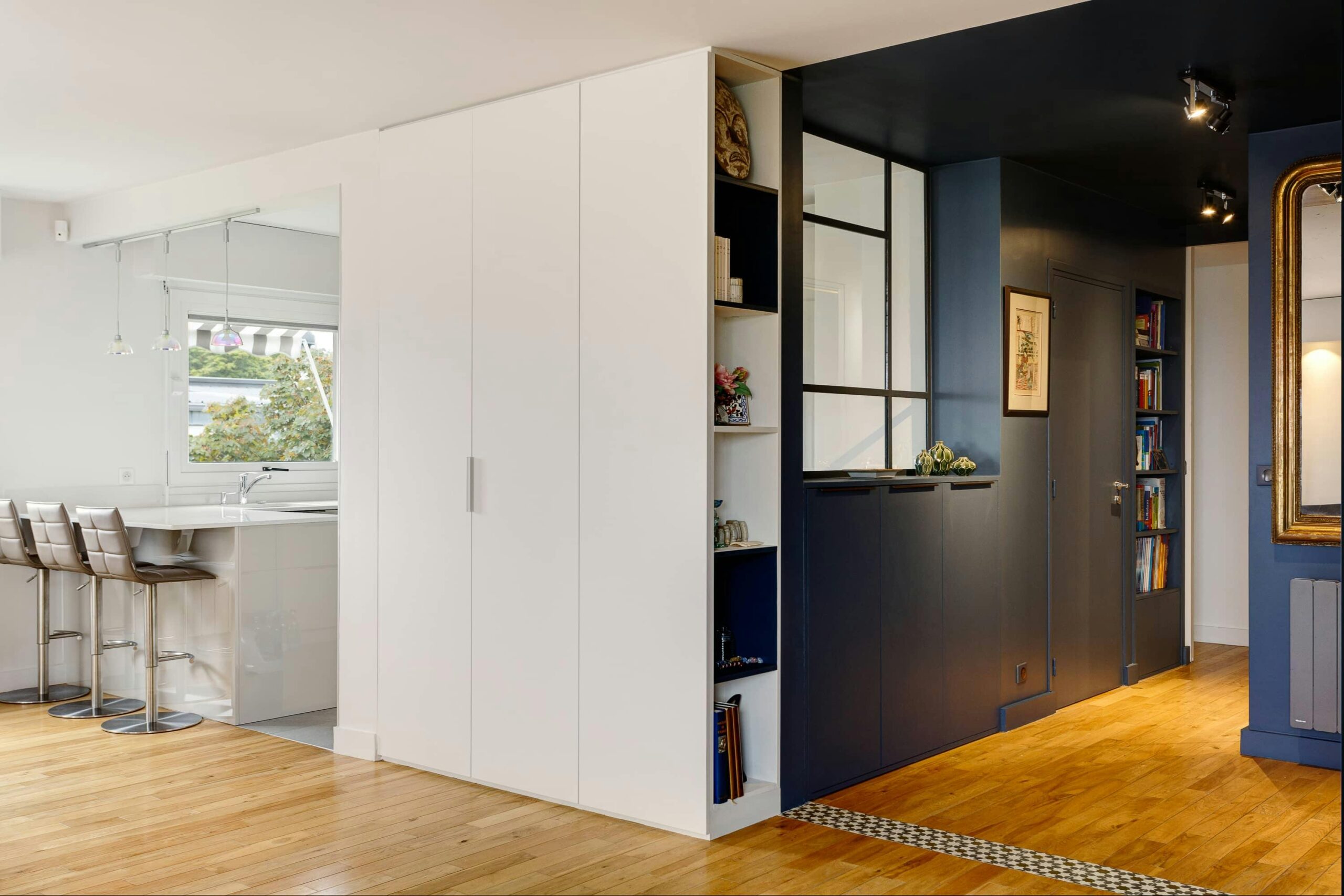 découvrez nos services de rénovation d'appartement à paris 75014 pour transformer votre intérieur avec qualité et style. devis rapide et personnalisé.